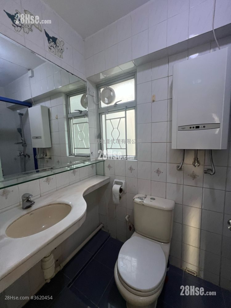 Charming Garden Rental 3 Bedrooms 592 ft² Charming Garden Rental 3 Bedrooms 592 ft²