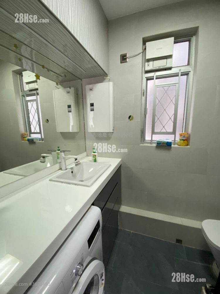 Yu Chui Court Sell 2 Bedrooms , 1 Bathroom 517 ft² Yu Chui Court Sell 2 Bedrooms , 1 Bathroom 517 ft²