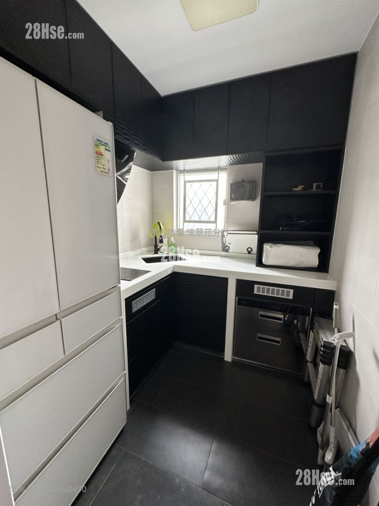 Yu Chui Court Sell 2 Bedrooms , 1 Bathroom 517 ft² Yu Chui Court Sell 2 Bedrooms , 1 Bathroom 517 ft²