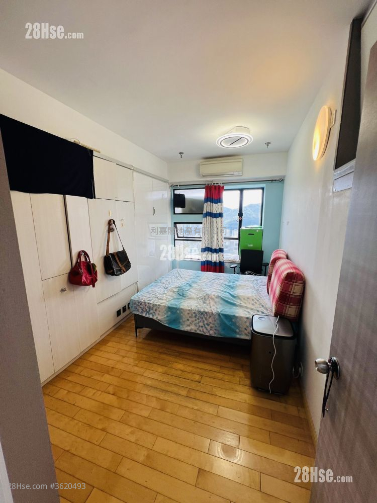 Greenwood Terrace Sell 3 Bedrooms , 2 Bathrooms 1,143 ft² Greenwood Terrace Sell 3 Bedrooms , 2 Bathrooms 1,143 ft²