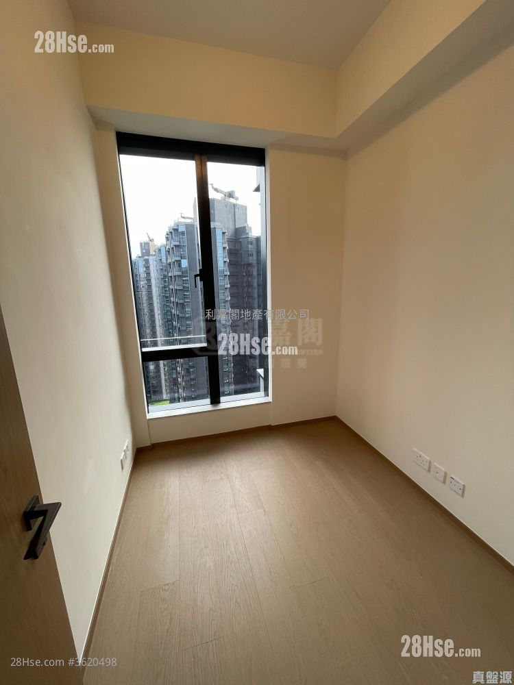 Onmantin Rental 3 Bedrooms , 2 Bathrooms 899 ft² Onmantin Rental 3 Bedrooms , 2 Bathrooms 899 ft²