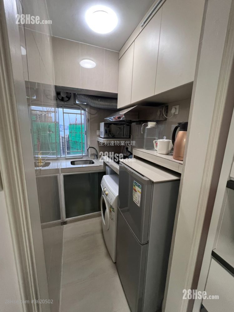 Faerie Court Sell Studio , 1 Bathroom 252 ft² Faerie Court Sell Studio , 1 Bathroom 252 ft²