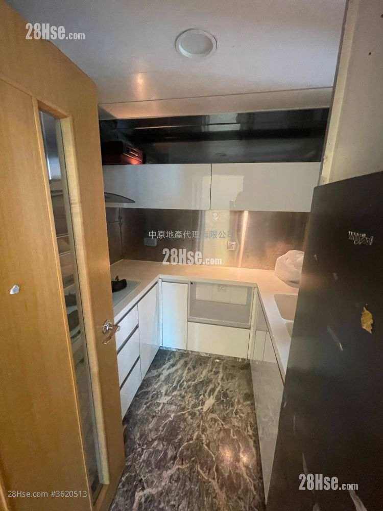 Harbour Green Sell 3 Bedrooms 541 ft² Harbour Green Sell 3 Bedrooms 541 ft²