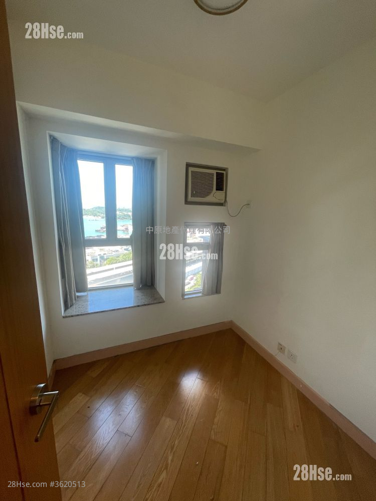 Harbour Green Sell 3 Bedrooms 541 ft² Harbour Green Sell 3 Bedrooms 541 ft²