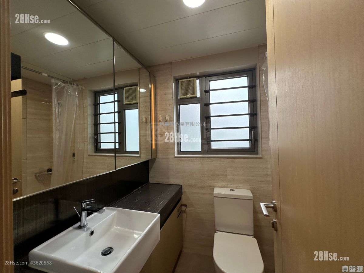 Parc City Sell 3 Bedrooms , 2 Bathrooms 763 ft² Parc City Sell 3 Bedrooms , 2 Bathrooms 763 ft²