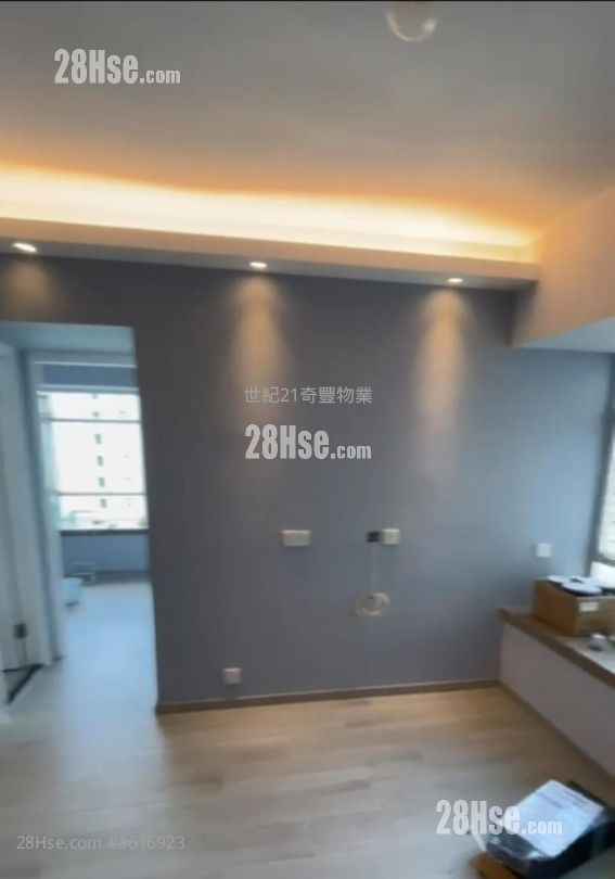 Flora Plaza Rental 2 Bedrooms , 1 Bathroom 392 ft²
