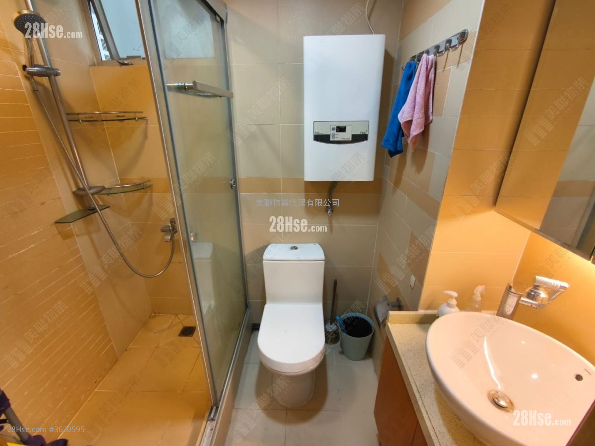 Fanling Centre Sell 3 Bedrooms , 1 Bathroom 513 ft² Fanling Centre Sell 3 Bedrooms , 1 Bathroom 513 ft²
