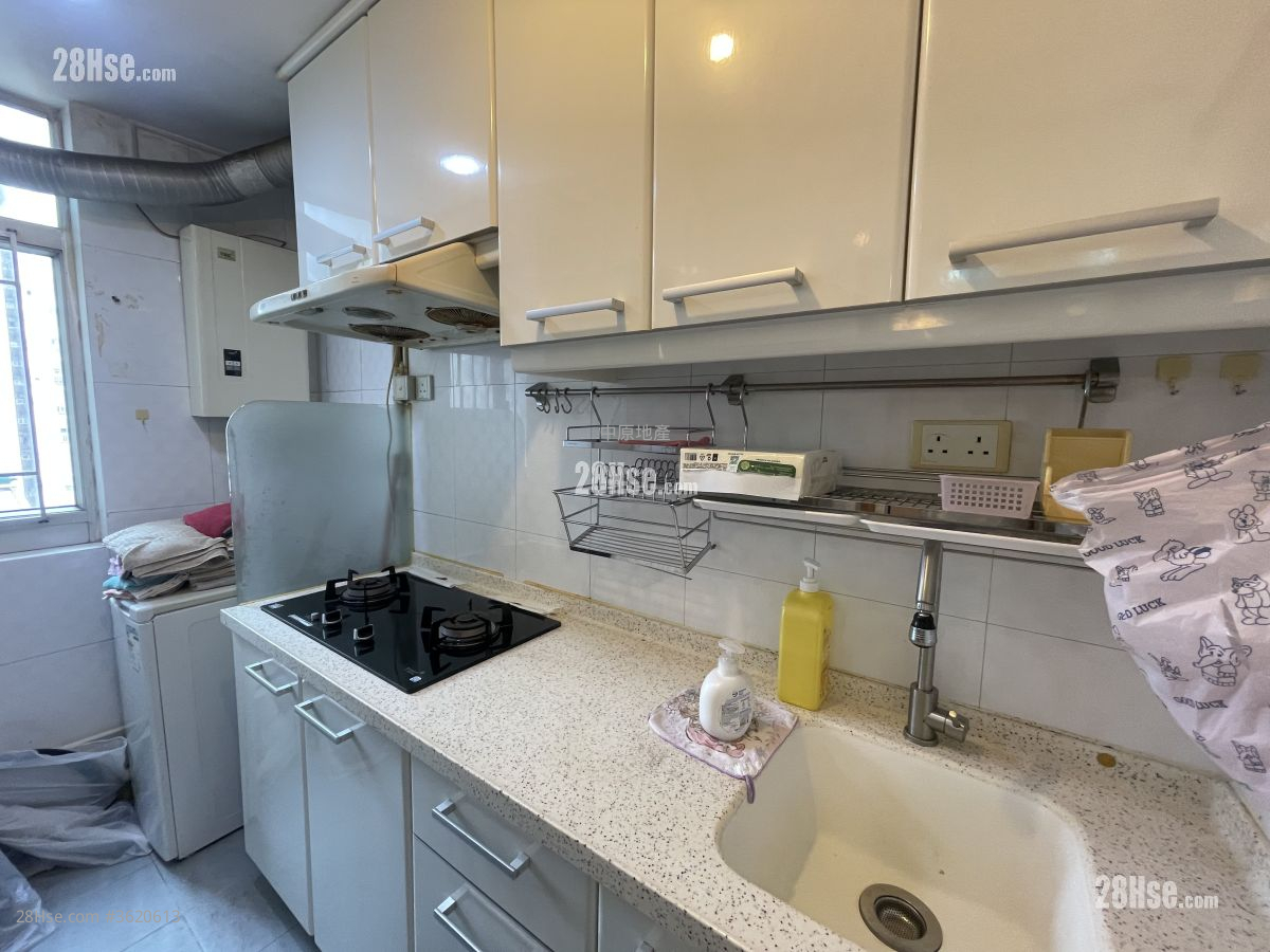 Yan Shing Court Sell 2 Bedrooms , 1 Bathroom 401 ft² Yan Shing Court Sell 2 Bedrooms , 1 Bathroom 401 ft²