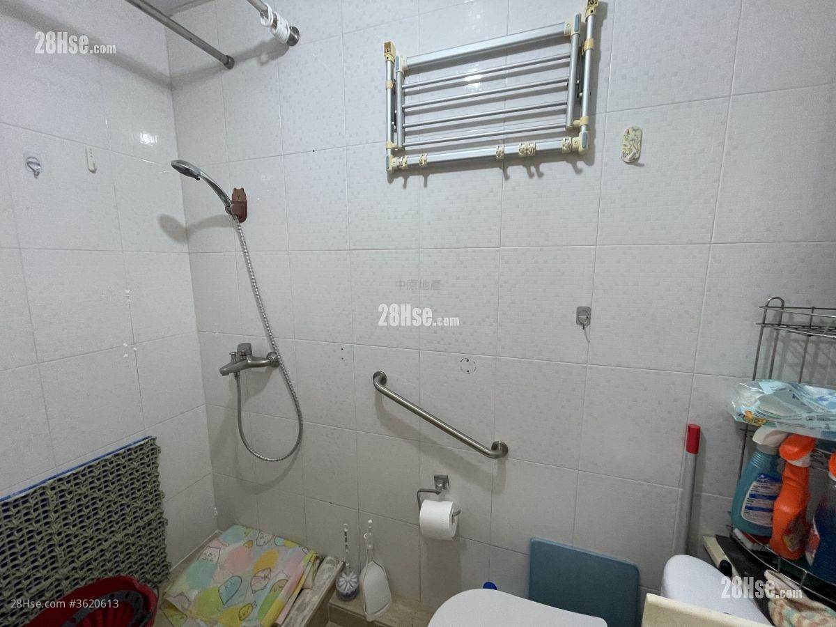 Yan Shing Court Sell 2 Bedrooms , 1 Bathroom 401 ft² Yan Shing Court Sell 2 Bedrooms , 1 Bathroom 401 ft²