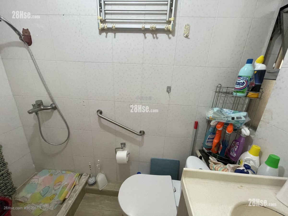Yan Shing Court Sell 2 Bedrooms , 1 Bathroom 401 ft² Yan Shing Court Sell 2 Bedrooms , 1 Bathroom 401 ft²