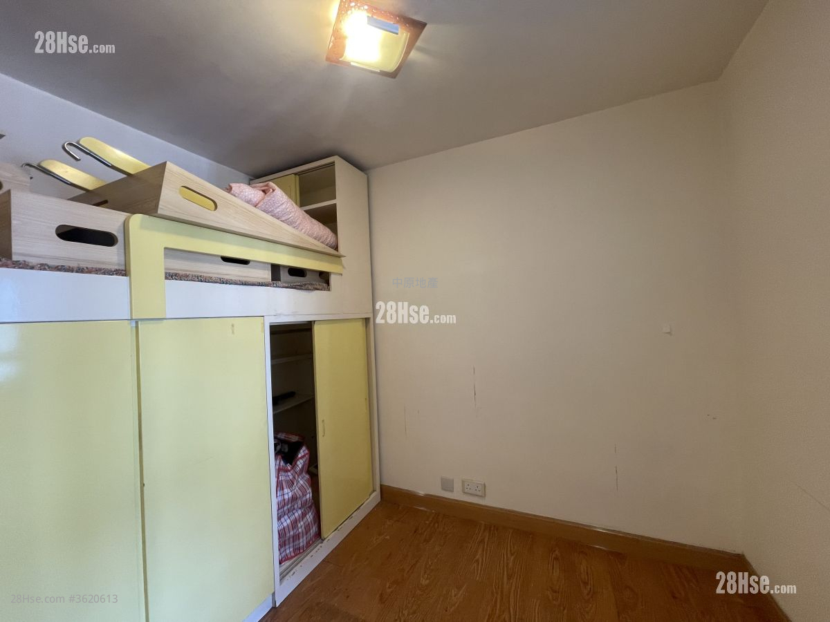 Yan Shing Court Sell 2 Bedrooms , 1 Bathroom 401 ft² Yan Shing Court Sell 2 Bedrooms , 1 Bathroom 401 ft²