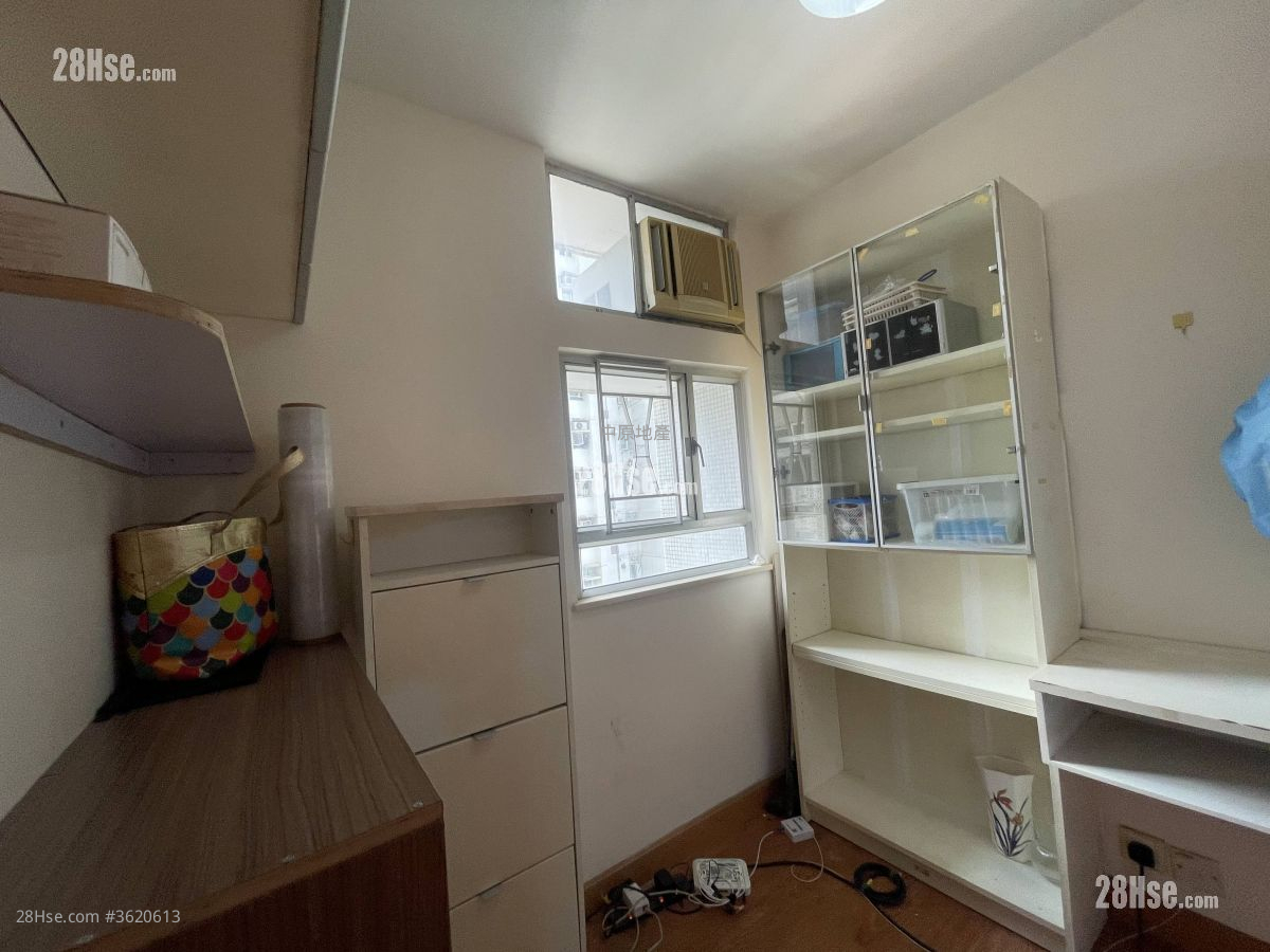 Yan Shing Court Sell 2 Bedrooms , 1 Bathroom 401 ft² Yan Shing Court Sell 2 Bedrooms , 1 Bathroom 401 ft²