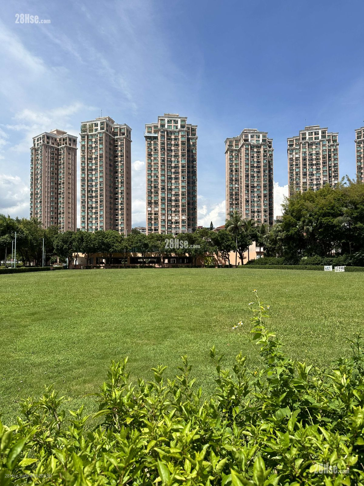 Hong Kong Gold Coast Rental 4 Bedrooms , 3 Bathrooms 875 ft² Hong Kong Gold Coast Rental 4 Bedrooms , 3 Bathrooms 875 ft²