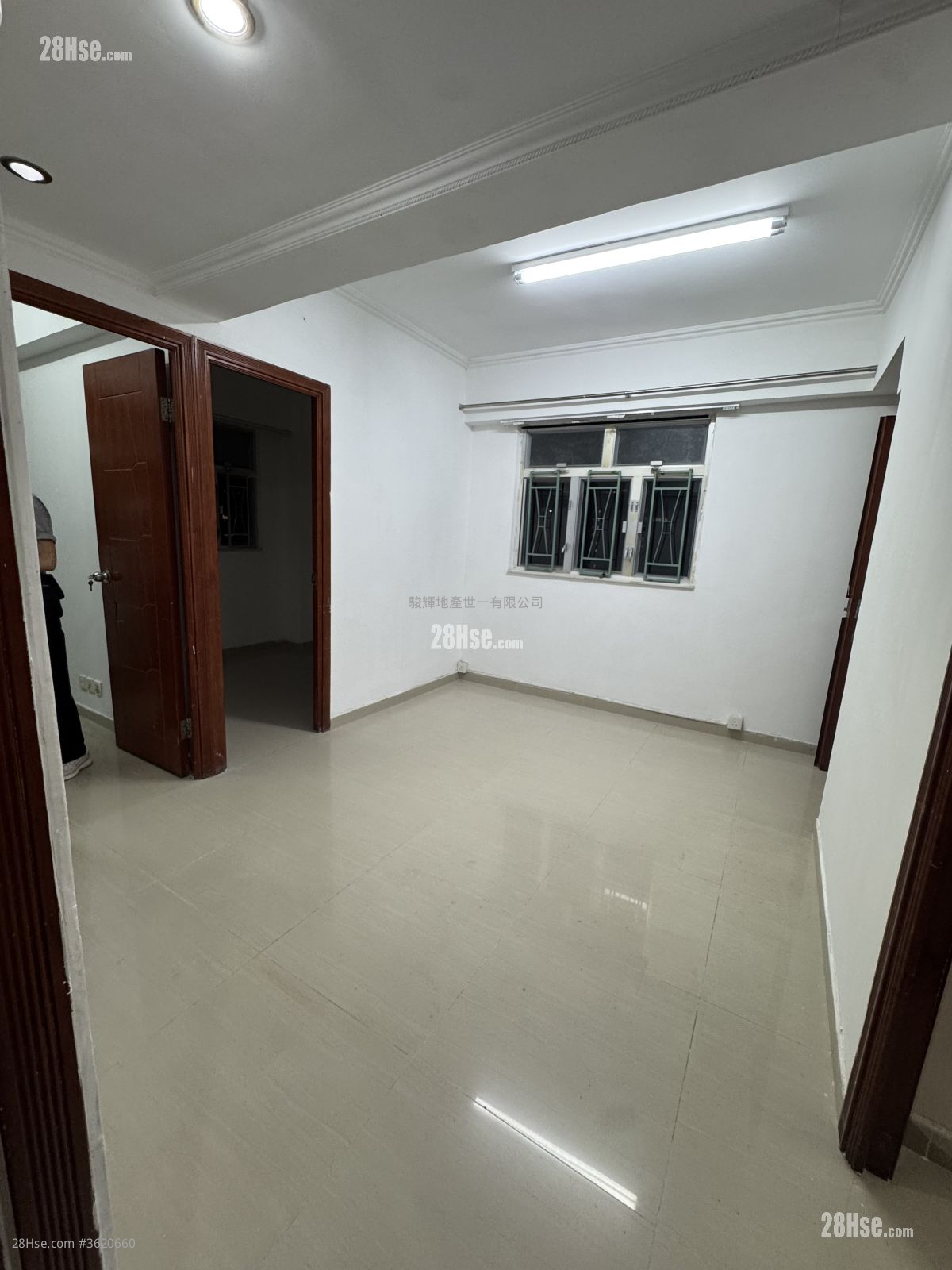 Kam Wah Building Rental 2 Bedrooms 414 ft² Kam Wah Building Rental 2 Bedrooms 414 ft²