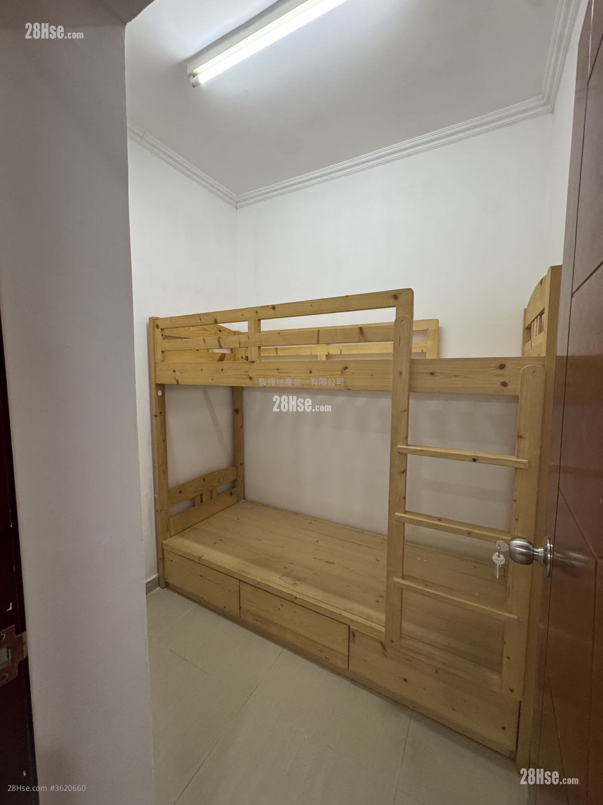 Kam Wah Building Rental 2 Bedrooms 414 ft² Kam Wah Building Rental 2 Bedrooms 414 ft²