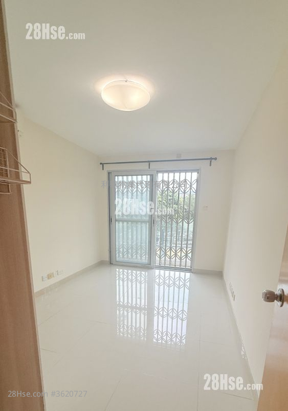 Village Rental 2 Bedrooms , 1 Bathroom 650 ft² Village Rental 2 Bedrooms , 1 Bathroom 650 ft²