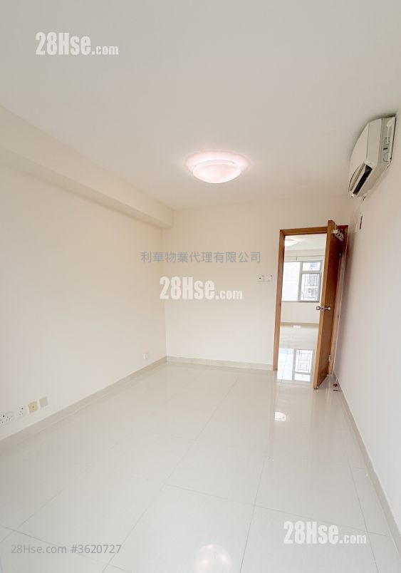 Village Rental 2 Bedrooms , 1 Bathroom 650 ft² Village Rental 2 Bedrooms , 1 Bathroom 650 ft²
