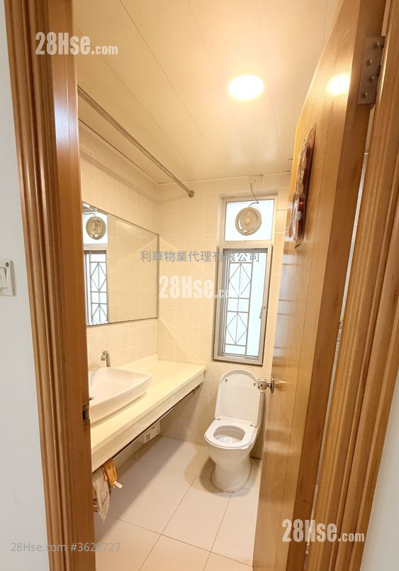 Village Rental 2 Bedrooms , 1 Bathroom 650 ft² Village Rental 2 Bedrooms , 1 Bathroom 650 ft²
