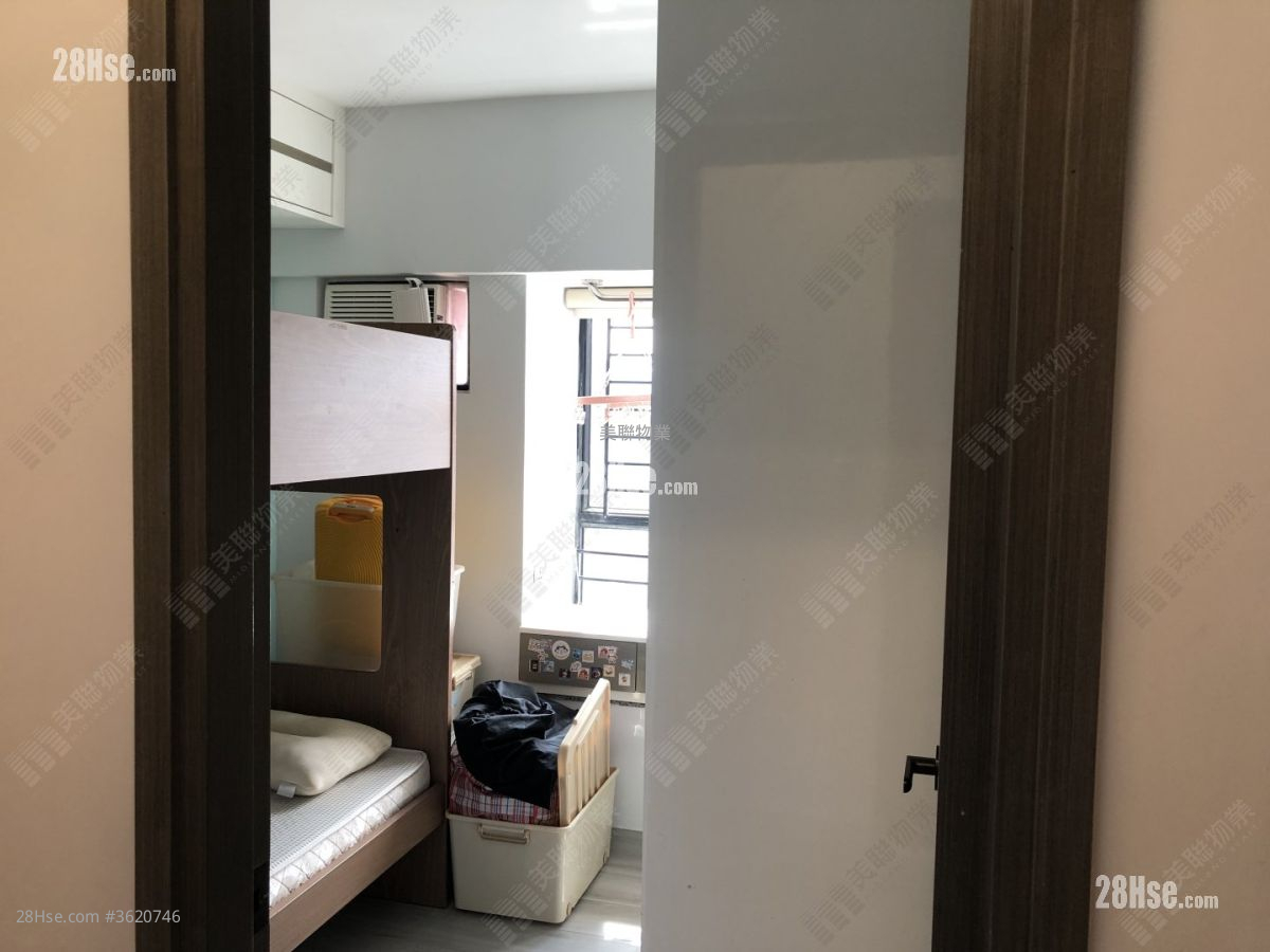 Sun Yuen Long Centre Sell 3 Bedrooms , 1 Bathroom 639 ft² Sun Yuen Long Centre Sell 3 Bedrooms , 1 Bathroom 639 ft²