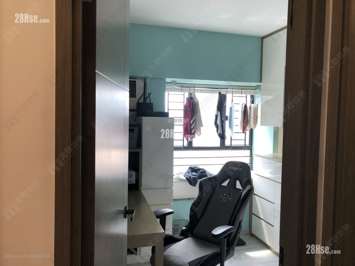Sun Yuen Long Centre Sell 3 Bedrooms , 1 Bathroom 639 ft² Sun Yuen Long Centre Sell 3 Bedrooms , 1 Bathroom 639 ft²