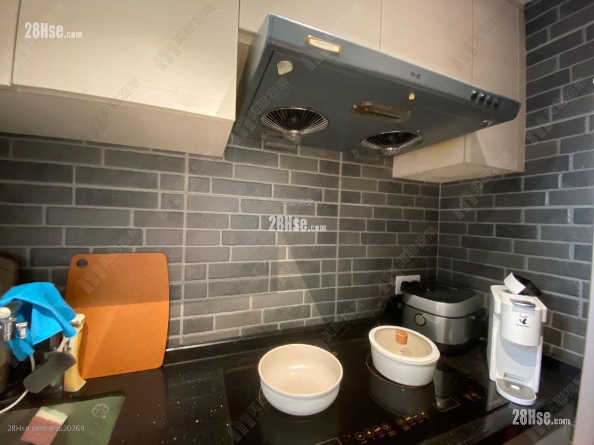 Ho Shun Yee Building Sell 2 Bedrooms , 1 Bathroom 268 ft² Ho Shun Yee Building Sell 2 Bedrooms , 1 Bathroom 268 ft²