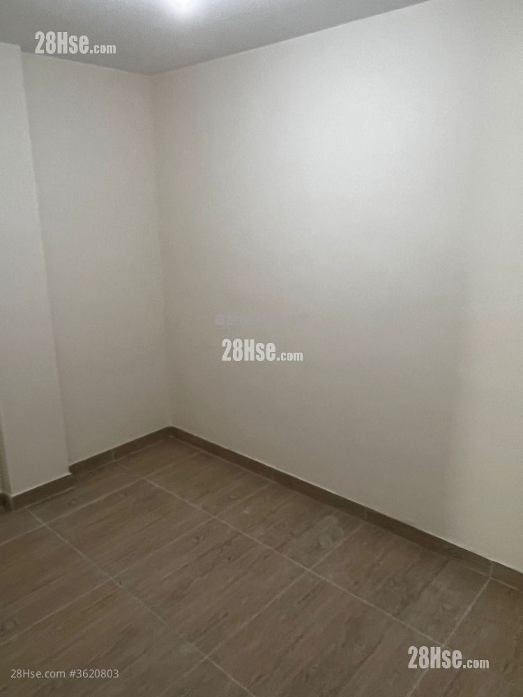 村屋 租盤 2 房 , 1 浴室 450 平方呎 村屋 租盤 2 房 , 1 浴室 450 平方呎