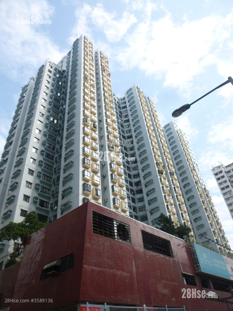 Yue Man Centre Sell 3 Bedrooms , 1 Bathroom 583 ft²