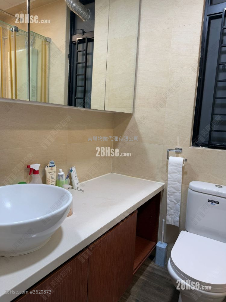New Town Plaza Sell 3 Bedrooms , 2 Bathrooms 640 ft² New Town Plaza Sell 3 Bedrooms , 2 Bathrooms 640 ft²