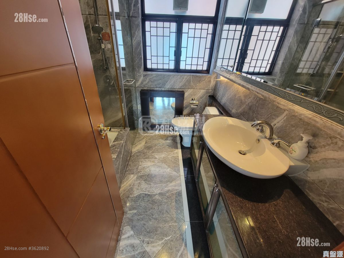 The Arch Sell 3 Bedrooms , 2 Bathrooms 953 ft² The Arch Sell 3 Bedrooms , 2 Bathrooms 953 ft²