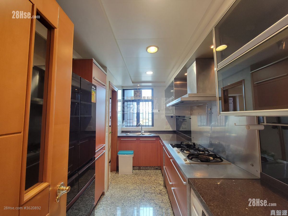 The Arch Sell 3 Bedrooms , 2 Bathrooms 953 ft² The Arch Sell 3 Bedrooms , 2 Bathrooms 953 ft²