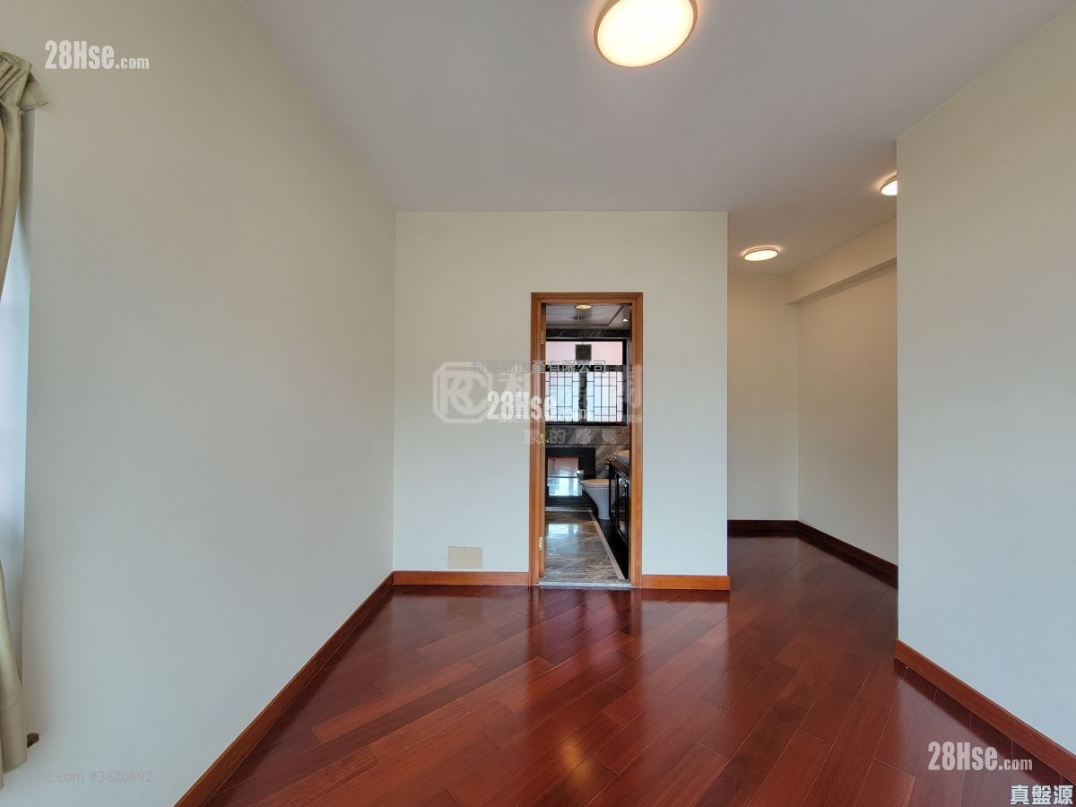The Arch Sell 3 Bedrooms , 2 Bathrooms 953 ft² The Arch Sell 3 Bedrooms , 2 Bathrooms 953 ft²