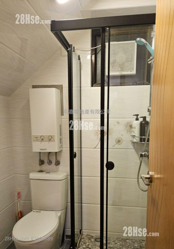 Kornhill Rental 3 Bedrooms , 2 Bathrooms 766 ft² Kornhill Rental 3 Bedrooms , 2 Bathrooms 766 ft²