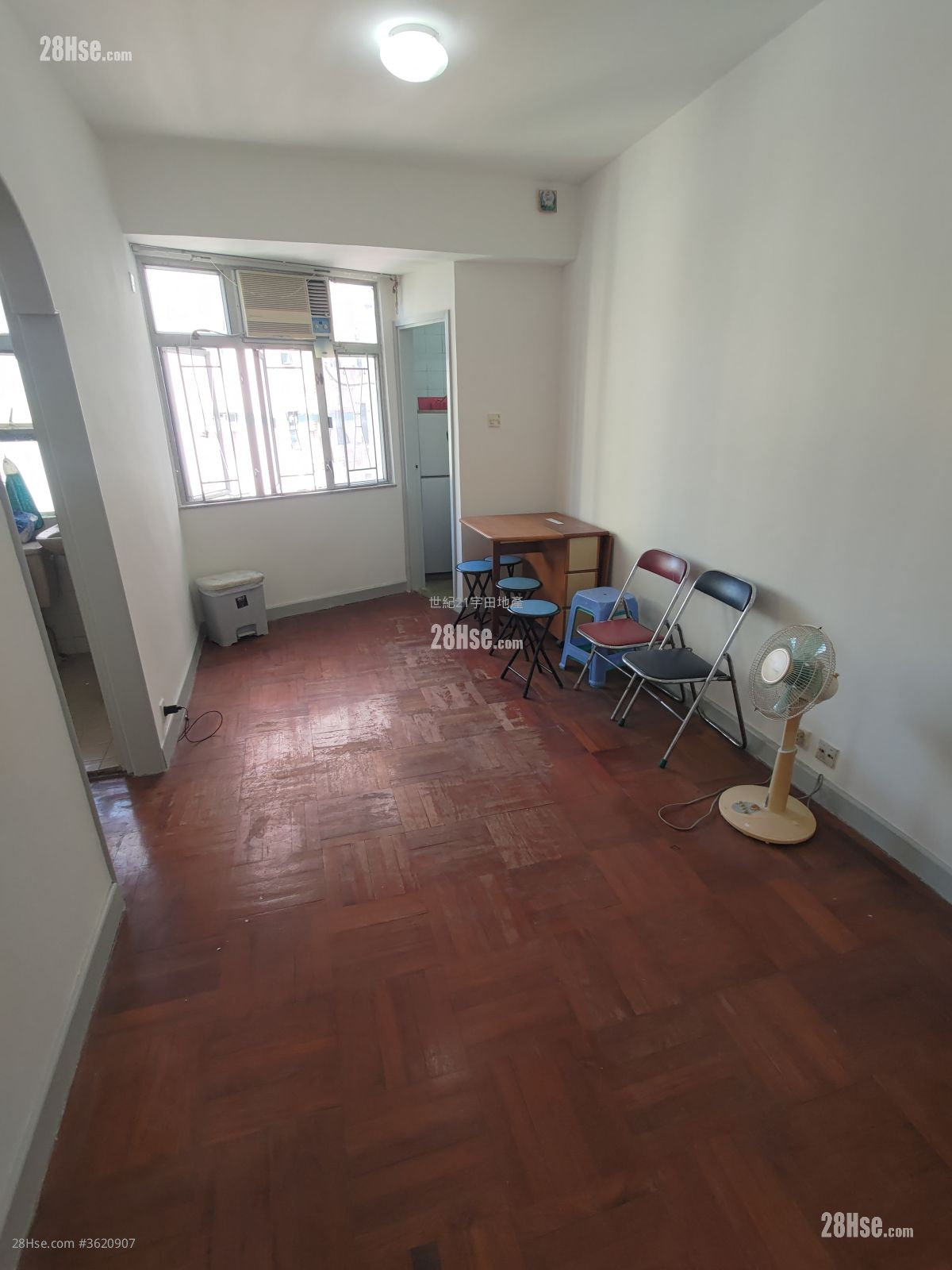 Yuet Fat Mansion Sell 2 Bedrooms , 1 Bathroom 447 ft²