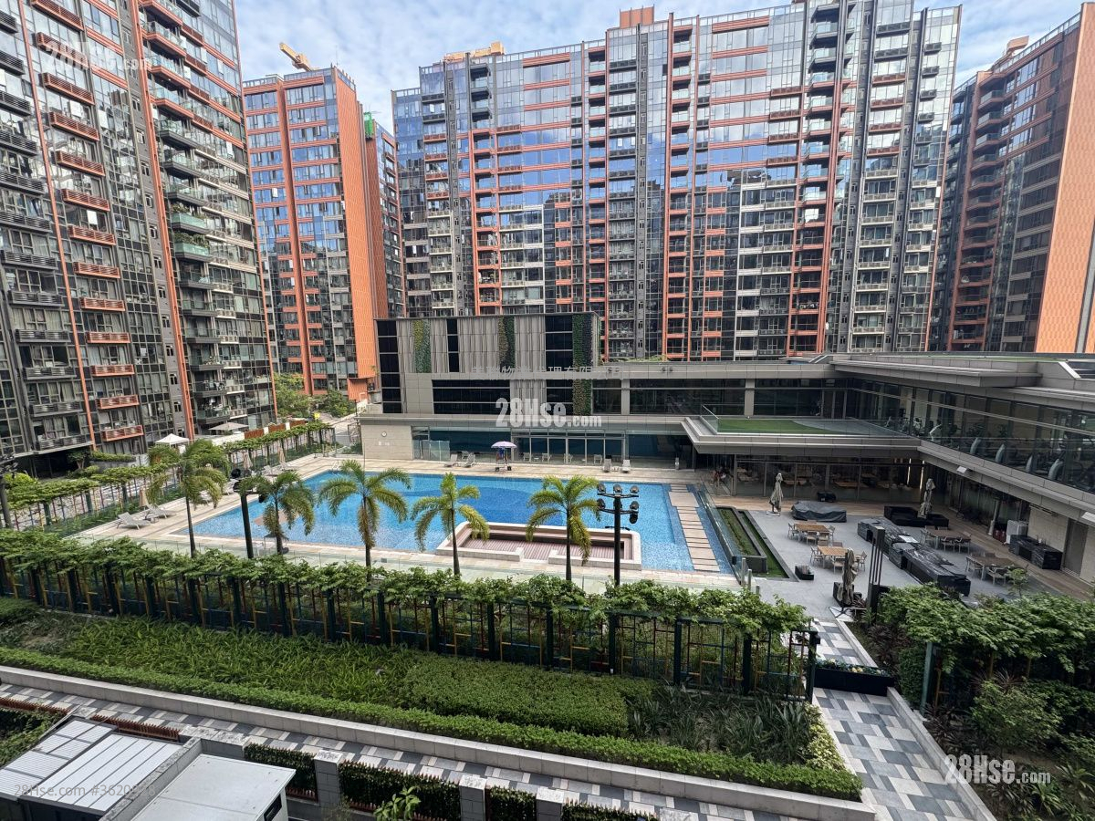 Centra Horizon Sell 3 Bedrooms , 3 Bathrooms 1,041 ft²