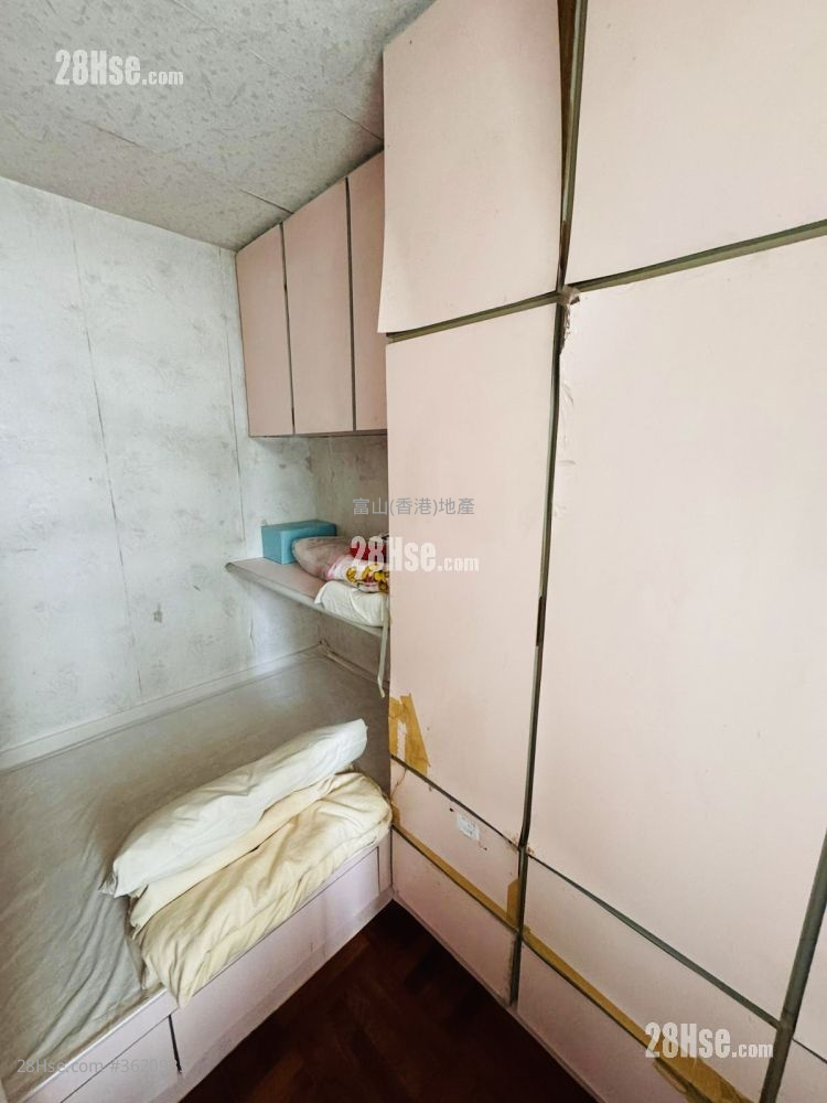 Fu Keung Court Sell 2 Bedrooms , 1 Bathroom 401 ft² Fu Keung Court Sell 2 Bedrooms , 1 Bathroom 401 ft²