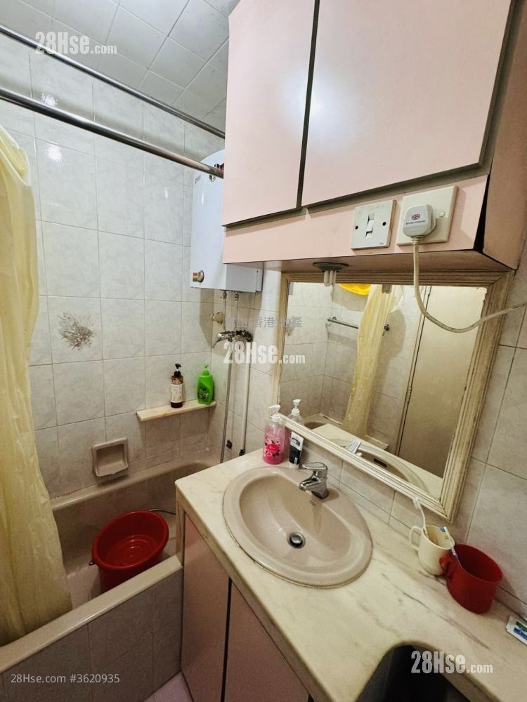 Fu Keung Court Sell 2 Bedrooms , 1 Bathroom 401 ft² Fu Keung Court Sell 2 Bedrooms , 1 Bathroom 401 ft²
