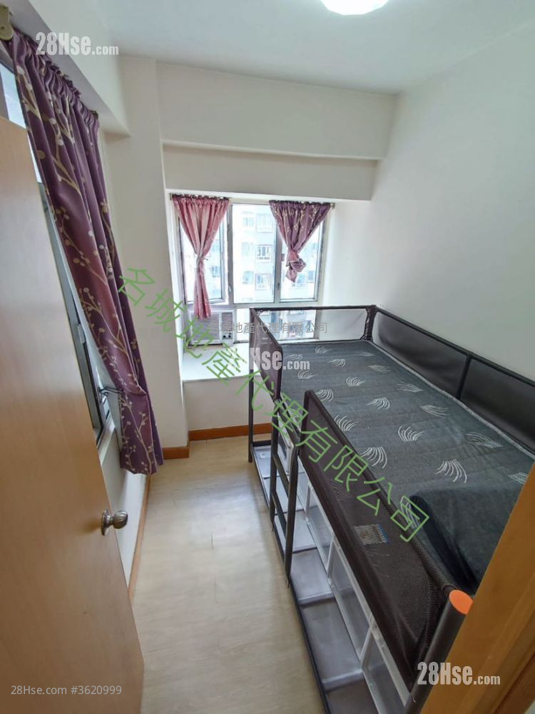 Golden Lion Garden Sell 2 Bedrooms , 1 Bathroom 270 ft² Golden Lion Garden Sell 2 Bedrooms , 1 Bathroom 270 ft²
