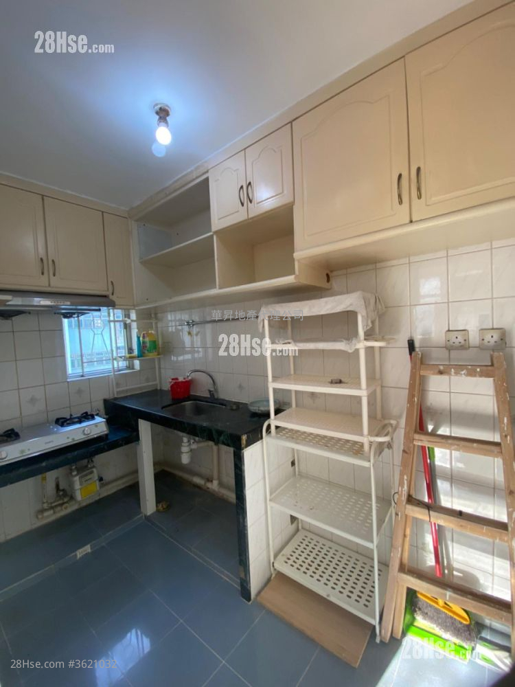 Charming Garden Rental 3 Bedrooms , 2 Bathrooms 592 ft² Charming Garden Rental 3 Bedrooms , 2 Bathrooms 592 ft²