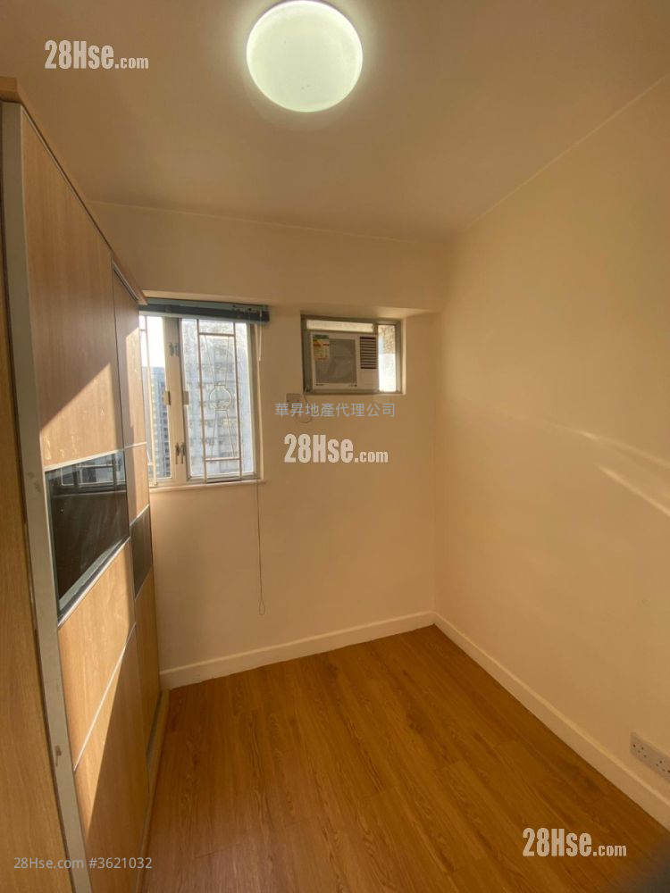 Charming Garden Rental 3 Bedrooms , 2 Bathrooms 592 ft² Charming Garden Rental 3 Bedrooms , 2 Bathrooms 592 ft²