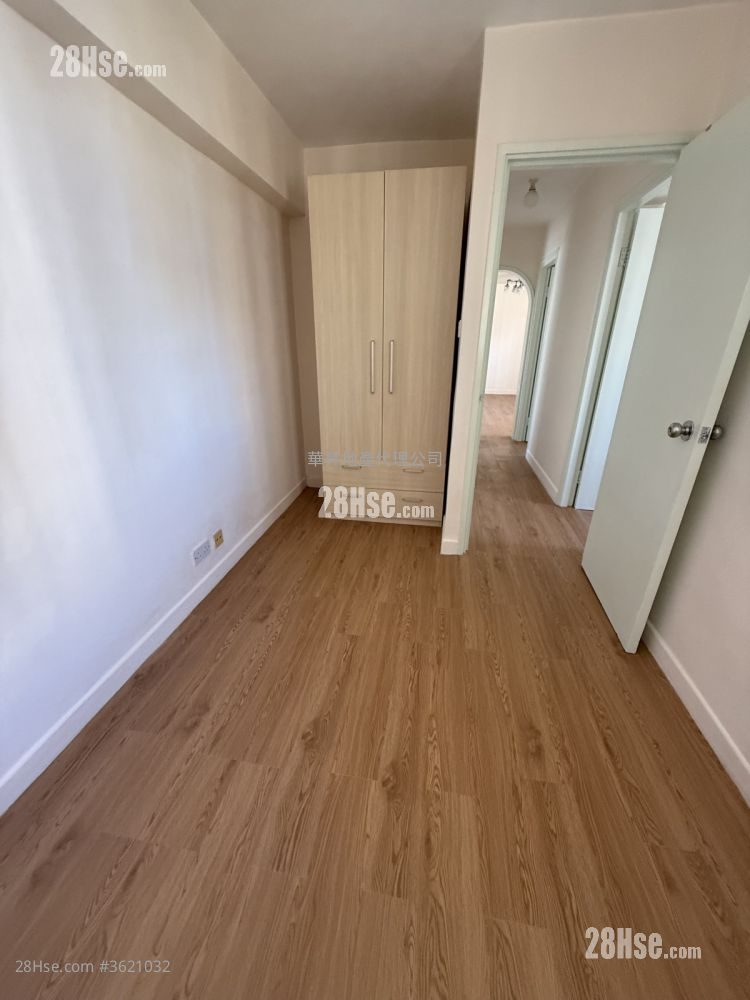Charming Garden Rental 3 Bedrooms , 2 Bathrooms 592 ft² Charming Garden Rental 3 Bedrooms , 2 Bathrooms 592 ft²
