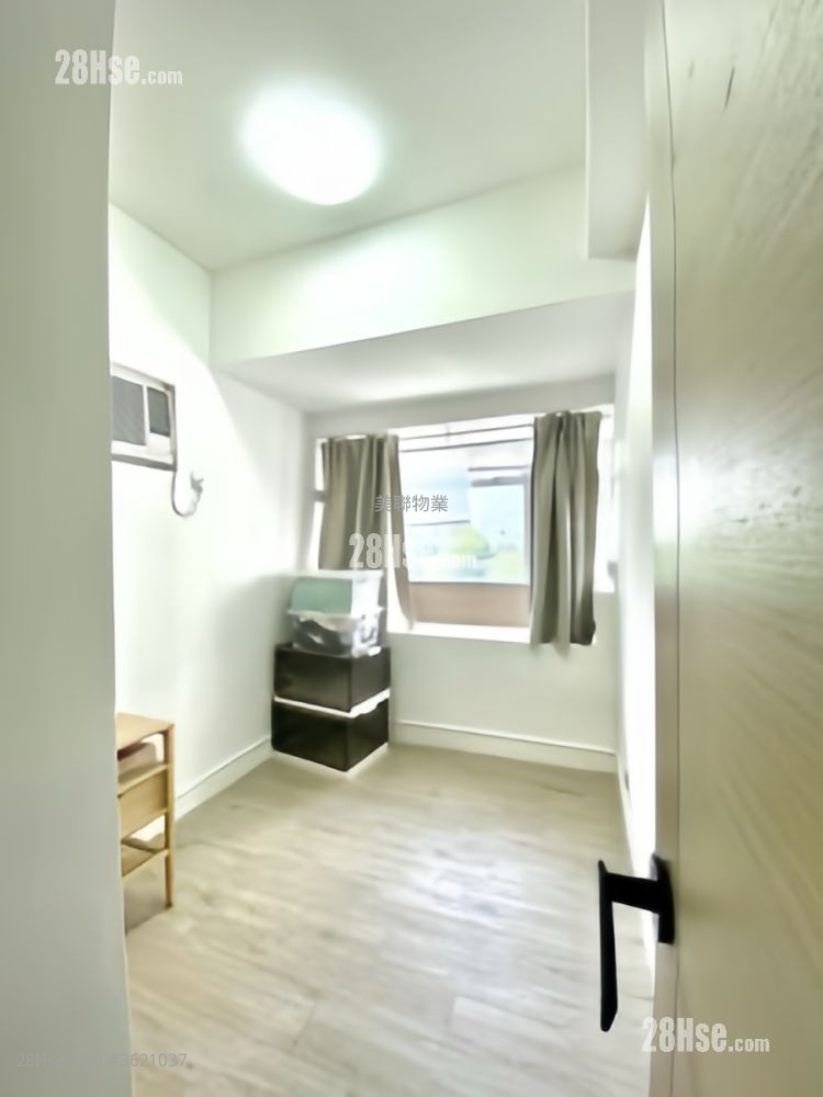 Tsuen King Garden Sell 2 Bedrooms , 1 Bathroom 362 ft² Tsuen King Garden Sell 2 Bedrooms , 1 Bathroom 362 ft²