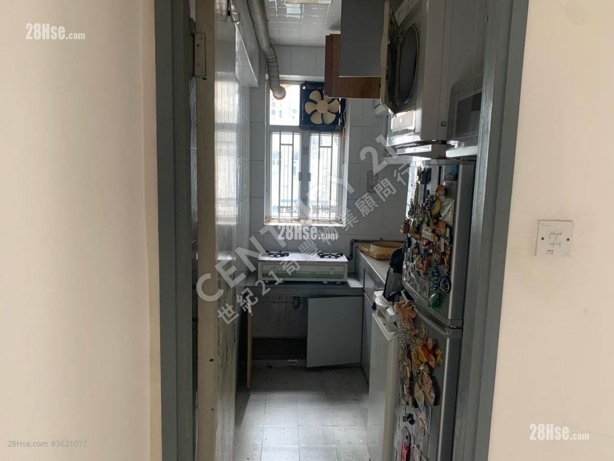 榮福中心 售盤 3 房 , 1 浴室 592 平方呎 榮福中心 售盤 3 房 , 1 浴室 592 平方呎