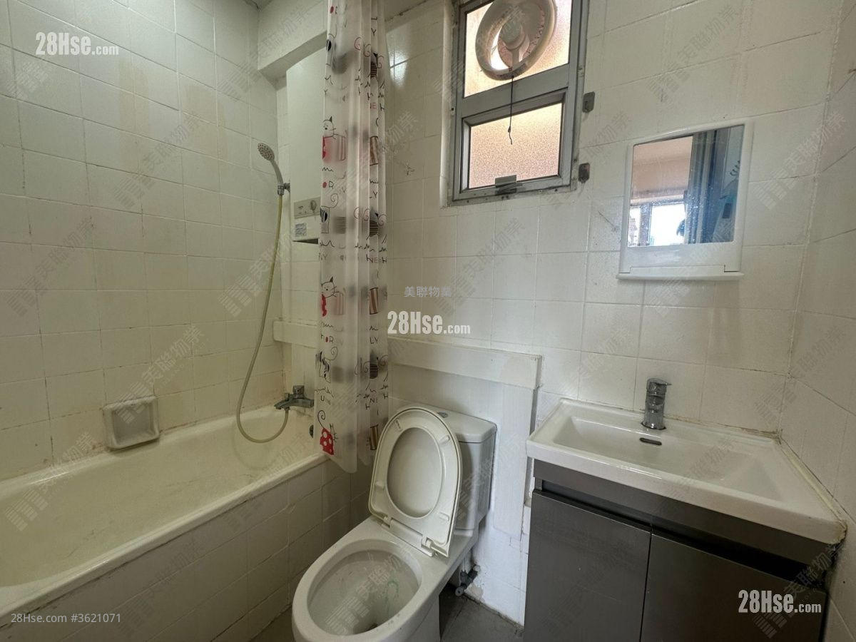 Tsing Yi Garden Sell 2 Bedrooms , 1 Bathroom 343 ft² Tsing Yi Garden Sell 2 Bedrooms , 1 Bathroom 343 ft²