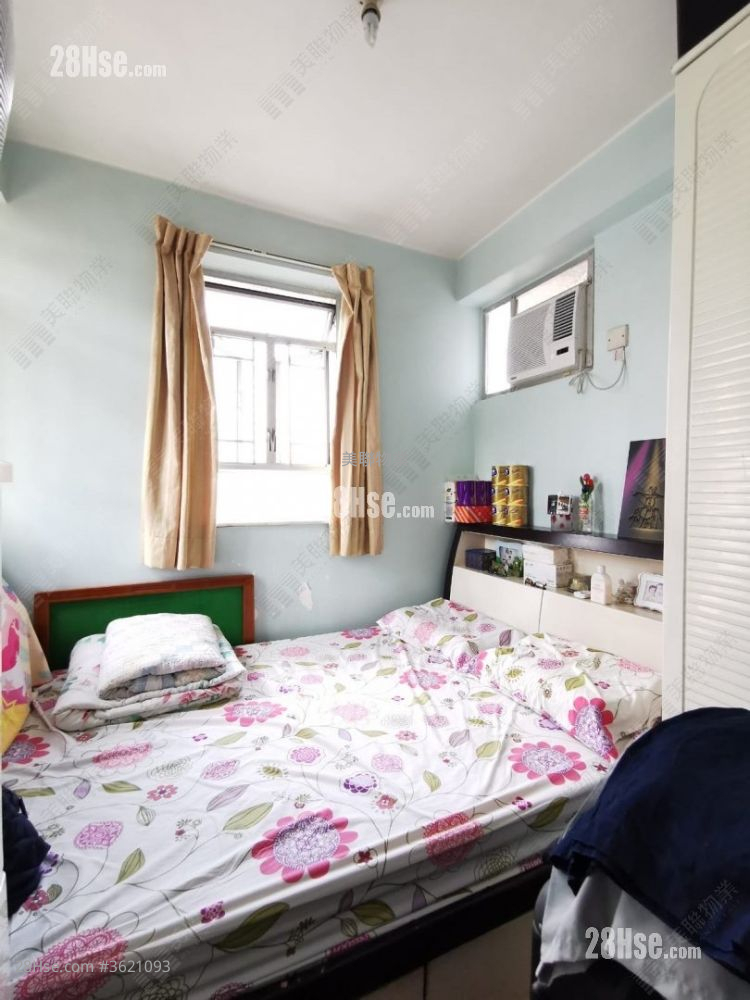 Kwai Hong Court Sell 2 Bedrooms , 1 Bathroom 477 ft² Kwai Hong Court Sell 2 Bedrooms , 1 Bathroom 477 ft²