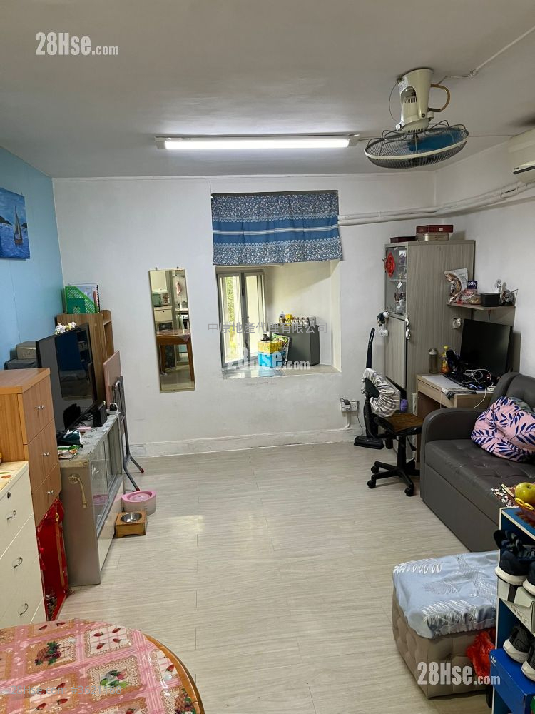 Wan Tau Tong Estate Sell 2 Bedrooms , 1 Bathroom 489 ft²