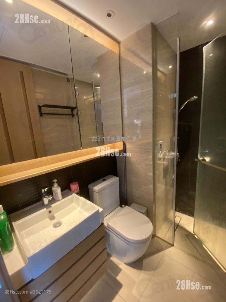 Axis Sell Studio , 1 Bathroom 212 ft² Axis Sell Studio , 1 Bathroom 212 ft²