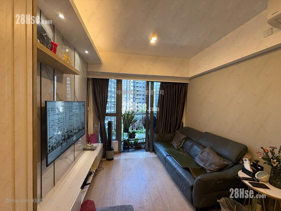 Solaria Rental 2 Bedrooms , 1 Bathroom 596 ft² Solaria Rental 2 Bedrooms , 1 Bathroom 596 ft²