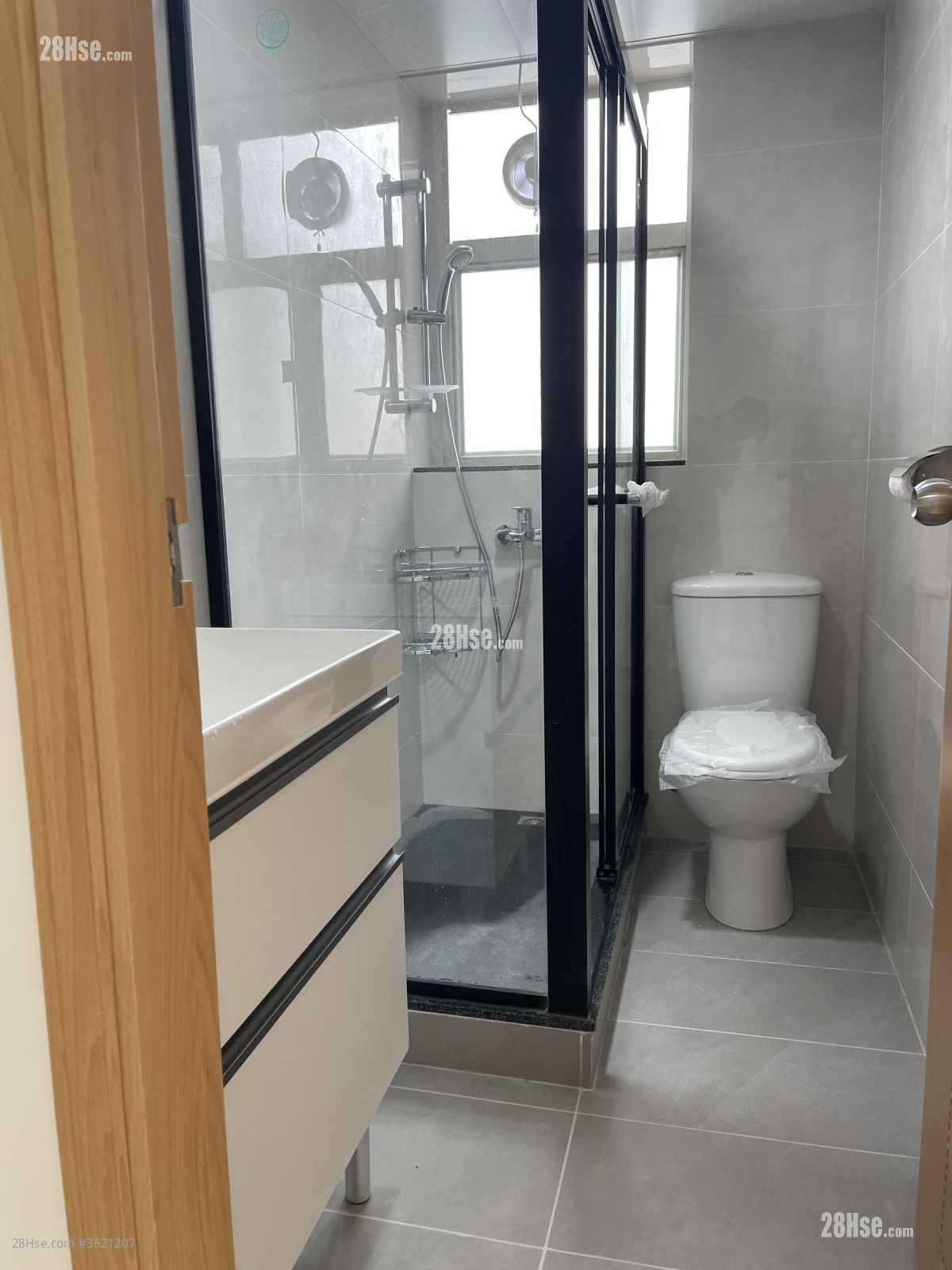 Lee Hing Building Rental 3 Bedrooms , 1 Bathroom 598 ft² Lee Hing Building Rental 3 Bedrooms , 1 Bathroom 598 ft²