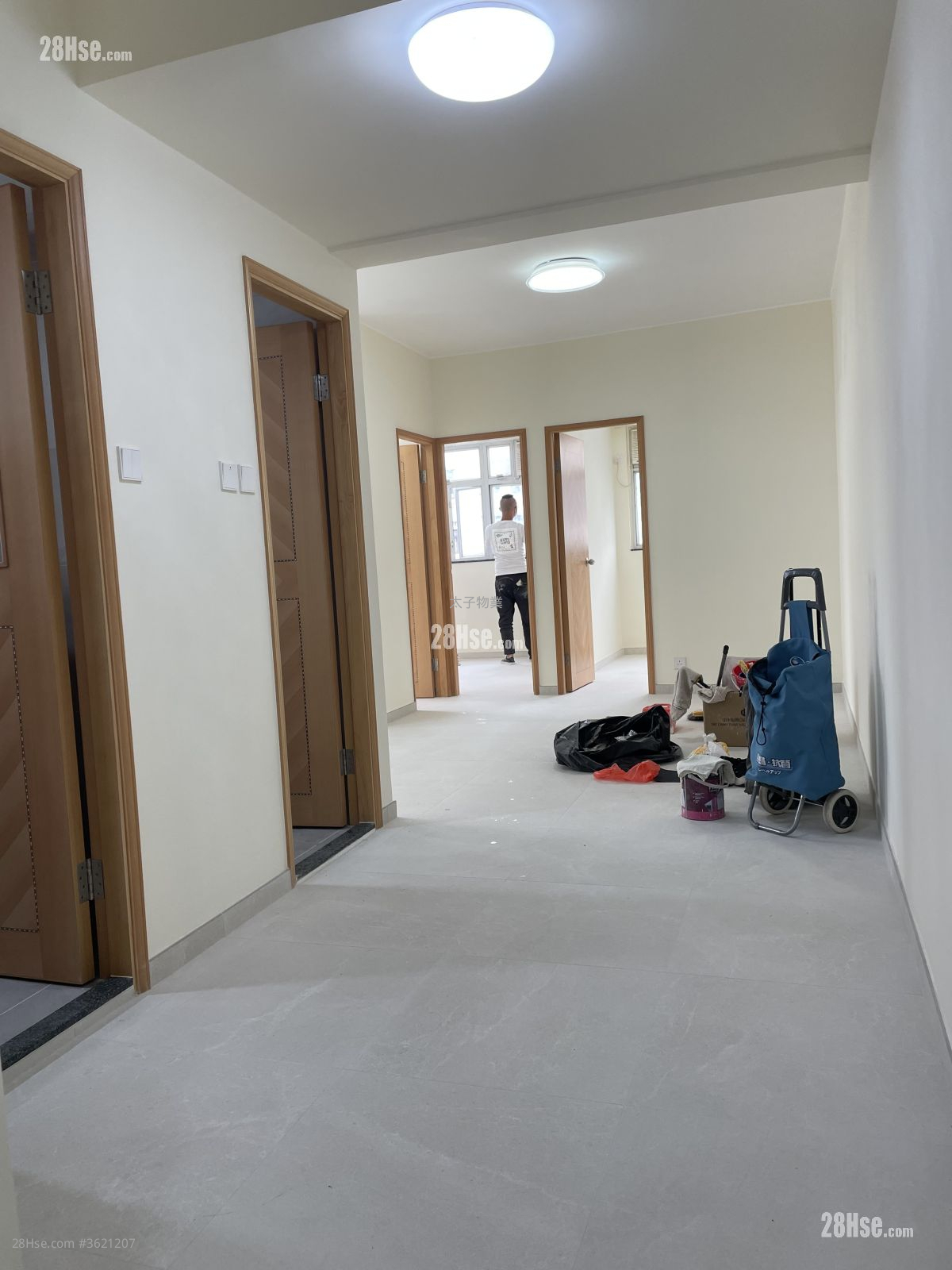 Lee Hing Building Rental 3 Bedrooms , 1 Bathroom 598 ft² Lee Hing Building Rental 3 Bedrooms , 1 Bathroom 598 ft²