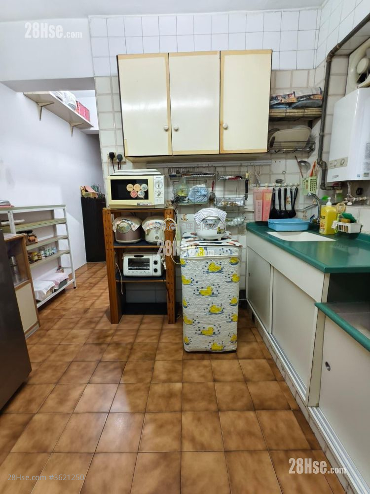 No. 11 Fa Yuen Street Sell 4 Bedrooms , 1 Bathroom 799 ft² No. 11 Fa Yuen Street Sell 4 Bedrooms , 1 Bathroom 799 ft²